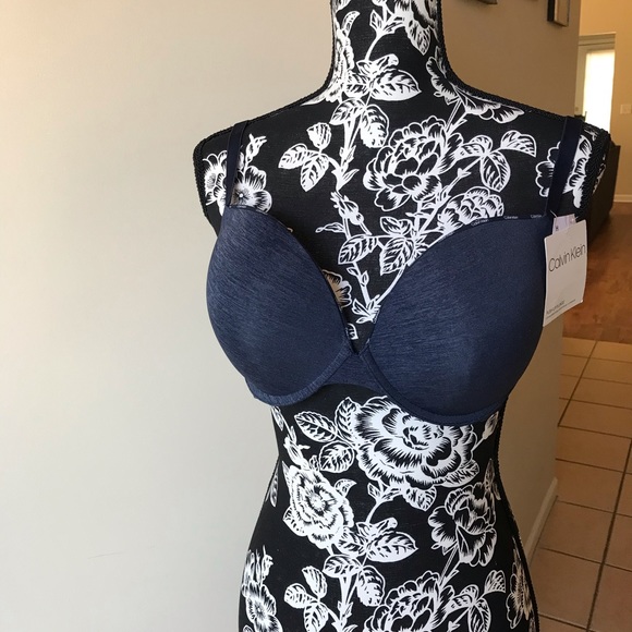 Calvin Klein Other - Calvin Klein Push up Plunge Bra